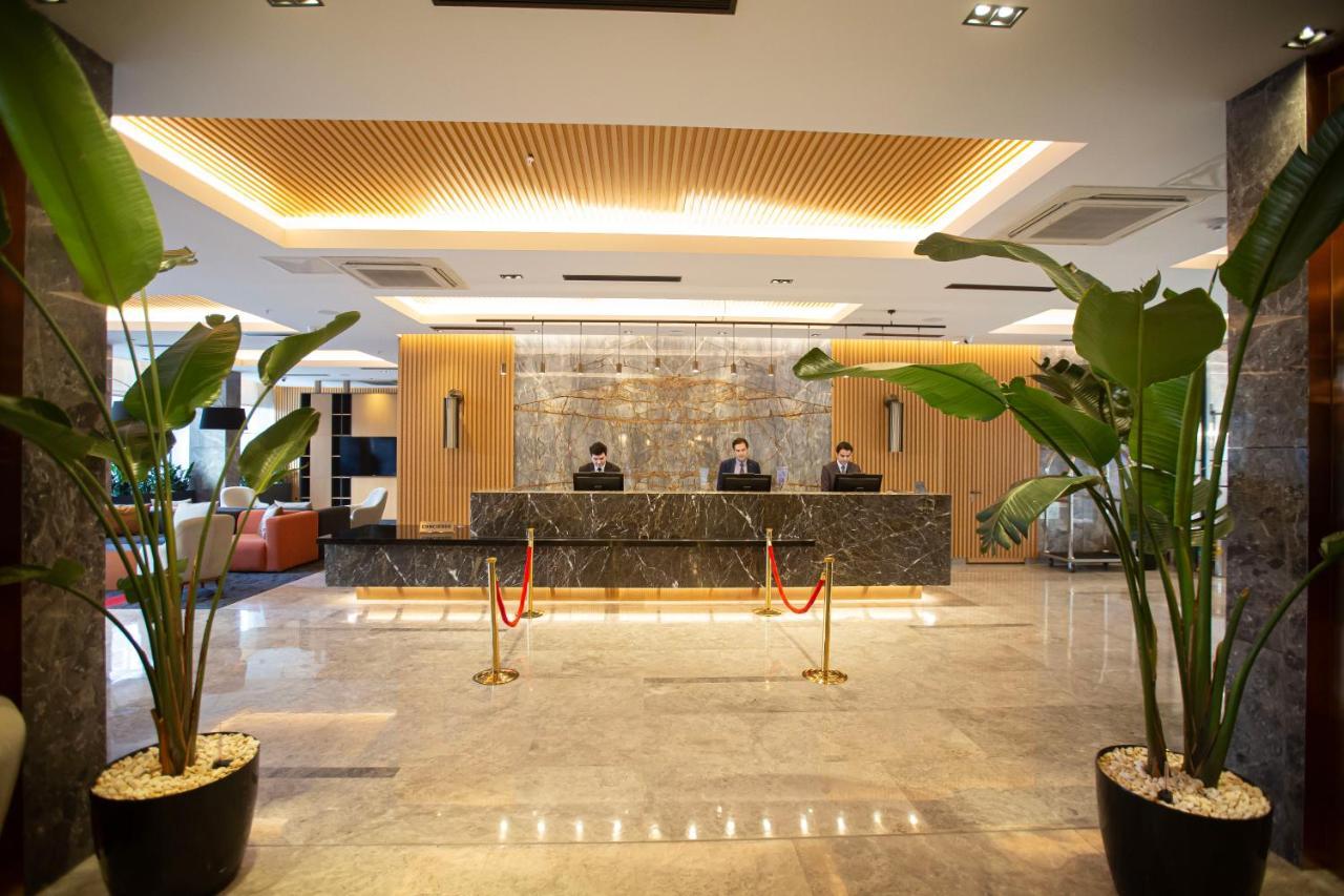 Отель Ramada Plaza Sultanahmet Стамбул Экстерьер фото Lobby