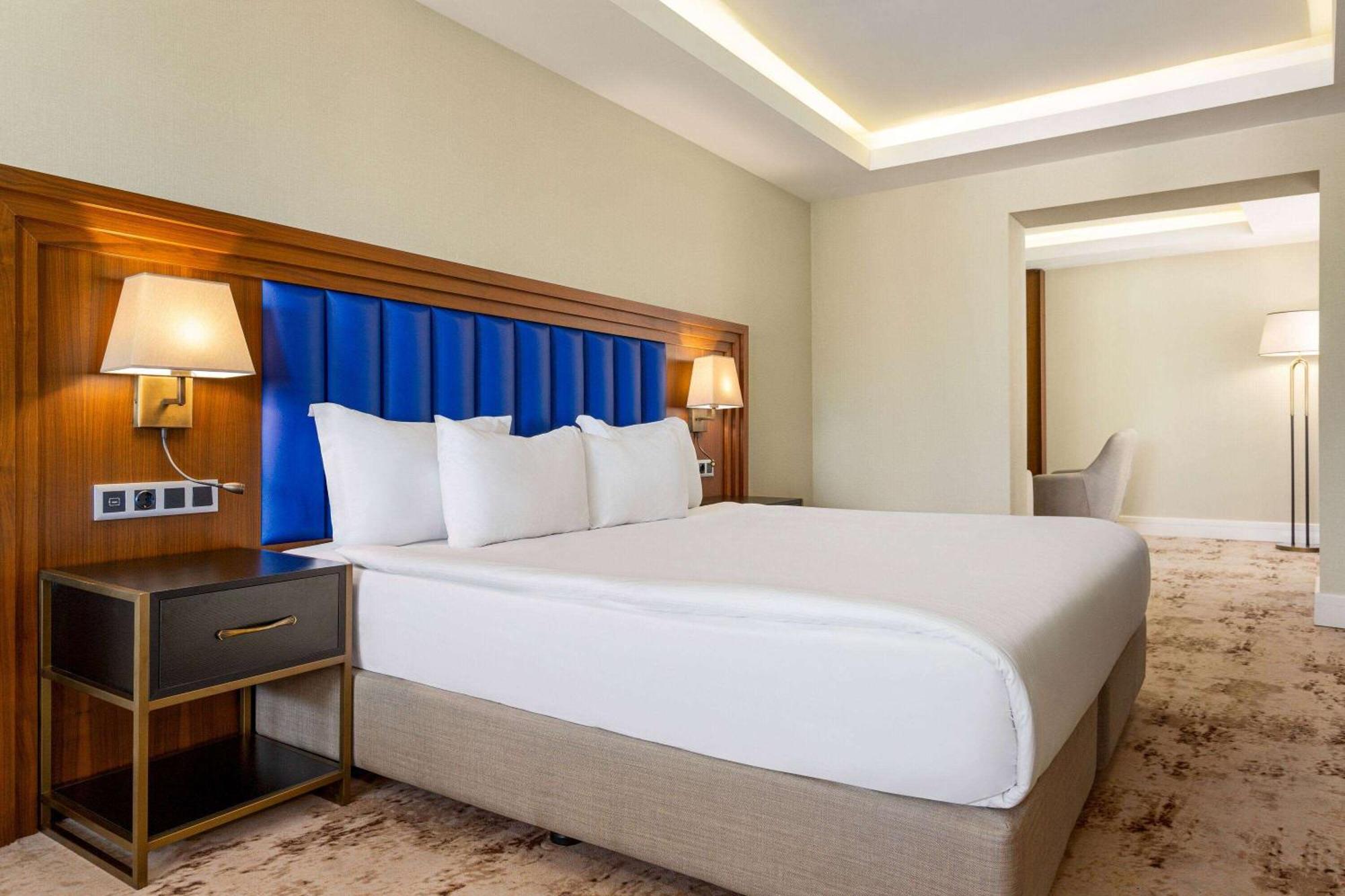 Отель Ramada Plaza Sultanahmet Стамбул Экстерьер фото